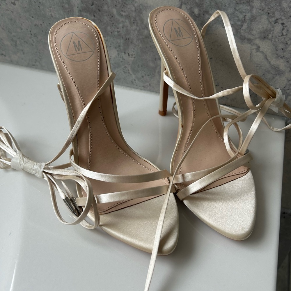 Satin Elegant champagne, Strappy Heels ✨